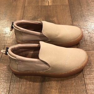 *SOLD* NEW TOMS Youth Kid's Slip-Ons